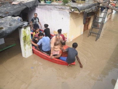 Migrants rescue in Delhi flood